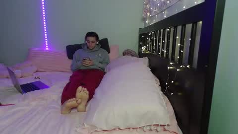 pink_tv online show from 11/02/25, 12:35