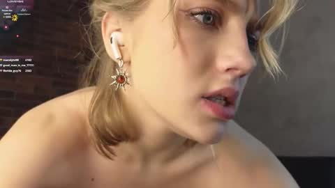 Snapshot of pinkadele chatting on 01/08/25, 01:53 Adele online show from 01/08/25, 01:53