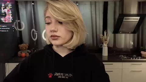 Snapshot of pinkadele chatting on 02/25/25, 10:26 Adele online show from 02/25/25, 10:26