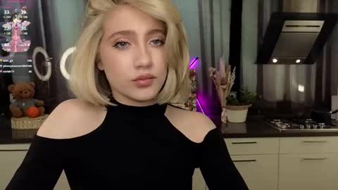 Snapshot of pinkadele chatting on 02/27/25, 12:02 Adele online show from 02/27/25, 12:02