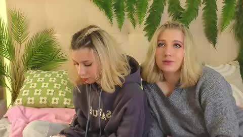 Snapshot of pinkadele chatting on 09/27/25, 10:42 Adele online show from 09/27/25, 10:42