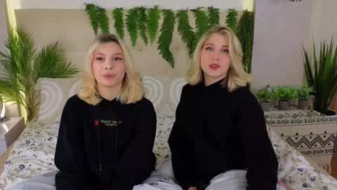 Snapshot of pinkadele chatting on 09/29/25, 09:47 Adele online show from 09/29/25, 09:47