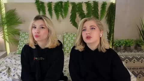 Snapshot of pinkadele chatting on 10/01/25, 09:26 Adele online show from 10/01/25, 09:26