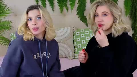 Snapshot of pinkadele chatting on 10/14/25, 09:10 Adele online show from 10/14/25, 09:10