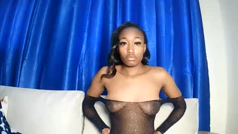 Snapshot of pinkaura_ chatting on 06/05/26, 11:49 PinkyAura online show from 06/05/26, 11:49