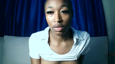 Snapshot of pinkaura_ chatting on 06/10/26, 07:57 PinkyAura online show from 06/10/26, 07:57