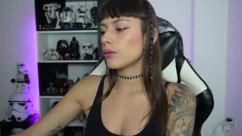 Emily online show from 02/05/26, 04:55