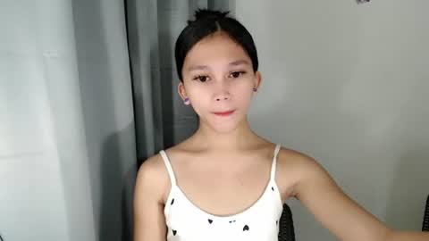 Snapshot of pinkdollbaby_ chatting on 06/30/26, 04:35 pinkdollbaby_ online show from 06/30/26, 04:35