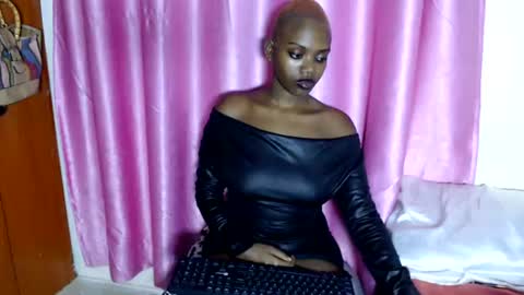 Snapshot of pinkdomina01 chatting on 06/15/26, 09:17 pinkdomina01 online show from 06/15/26, 09:17