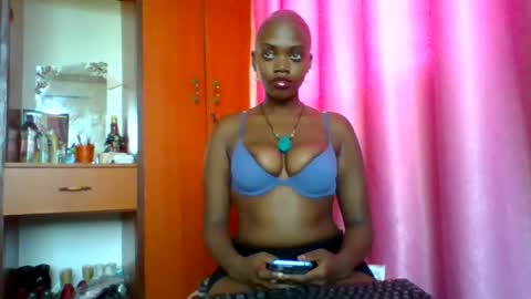Snapshot of pinkdomina01 chatting on 06/26/26, 09:25 pinkdomina01 online show from 06/26/26, 09:25
