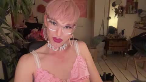 Snapshot of pinkfag chatting on 03/25/26, 04:57 pinkfag online show from 03/25/26, 04:57