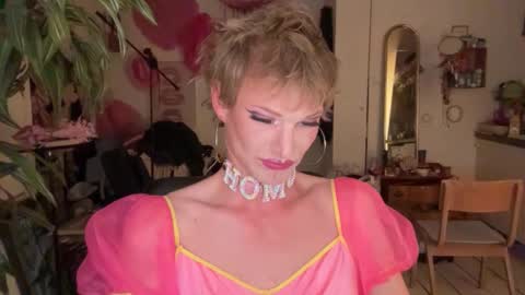 Snapshot of pinkfag chatting on 05/11/26, 05:43 pinkfag online show from 05/11/26, 05:43