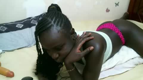 Snapshot of pinkiey_ chatting on 11/16/25, 08:14 pinky online show from 11/16/25, 08:14