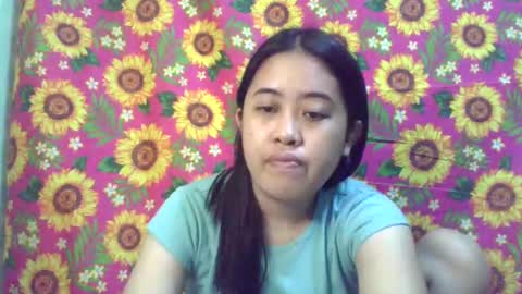 Snapshot of pinkish_shine chatting on 02/08/25, 01:01 Hi its me shine online show from 02/08/25, 01:01