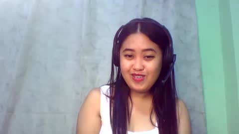 Snapshot of pinkish_shine chatting on 02/28/25, 01:47 Hi its me shine online show from 02/28/25, 01:47