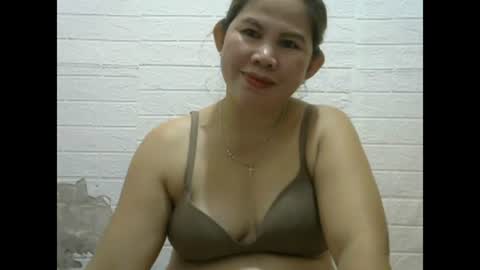 Snapshot of pinkishpusiemom18 chatting on 01/23/25, 10:43 pinkishpusiemom18 online show from 01/23/25, 10:43