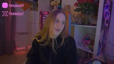 pinkladyx2 online show from 01/16/26, 12:03