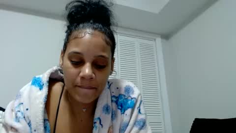 Snapshot of pinkmonae chatting on 12/25/24, 07:14 pinksugar online show from 12/25/24, 07:14