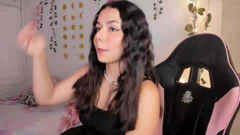Snapshot of pinkpantherr_ chatting on 04/01/26, 01:12 Sarah .. online show from 04/01/26, 01:12