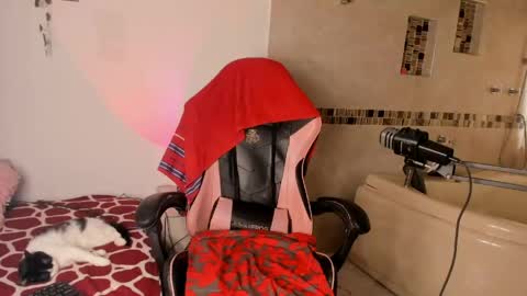 Snapshot of pinkpantherr_ chatting on 04/17/26, 05:16 Sarah .. online show from 04/17/26, 05:16