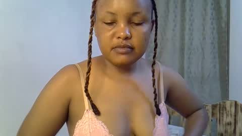 Snapshot of pinky_jules chatting on 02/23/26, 03:48 Browny online show from 02/23/26, 03:48
