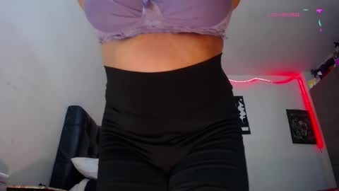 Snapshot of pinky_pinky_ chatting on 04/19/26, 12:00 VIOLETA LOPEZ online show from 04/19/26, 12:00