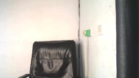 Snapshot of pinky_pussy68635 chatting on 09/29/25, 08:08 Arena online show from 09/29/25, 08:08