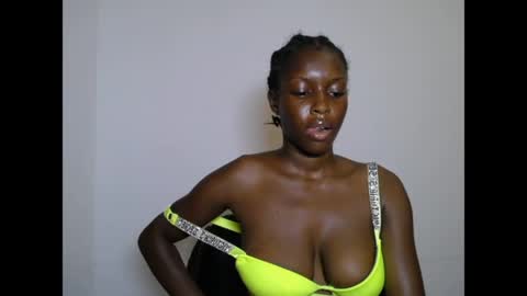 Snapshot of pinkykiki_247 chatting on 03/31/26, 08:31 pinkykiki_247 online show from 03/31/26, 08:31