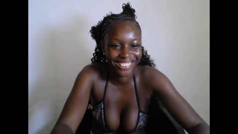 Snapshot of pinkykiki_247 chatting on 04/18/26, 07:07 pinkykiki_247 online show from 04/18/26, 07:07