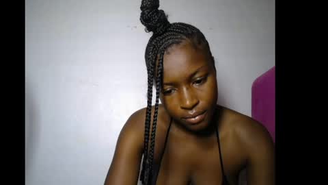 Snapshot of pinkykiki_247 chatting on 05/25/26, 10:10 pinkykiki_247 online show from 05/25/26, 10:10