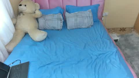 Pinky online show from 11/17/25, 12:11