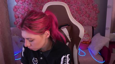 Snapshot of pinkytrix chatting on 05/18/26, 12:55 pinkytrix online show from 05/18/26, 12:55