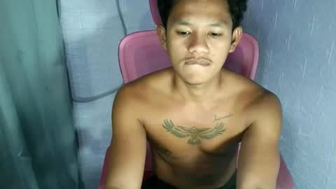 Snapshot of pinoy_palaeutxxx chatting on 03/27/26, 03:45 roy online show from 03/27/26, 03:45
