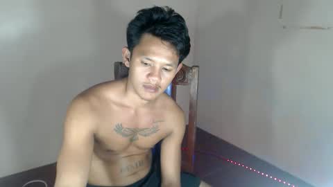 Snapshot of pinoy_palaeutxxx chatting on 03/29/26, 12:54 roy online show from 03/29/26, 12:54
