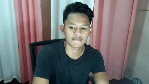 Snapshot of pinoy_palaeutxxx chatting on 04/04/26, 03:20 roy online show from 04/04/26, 03:20