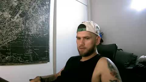 Snapshot of pipe1203 chatting on 11/18/25, 11:37 pipe1203 online show from 11/18/25, 11:37