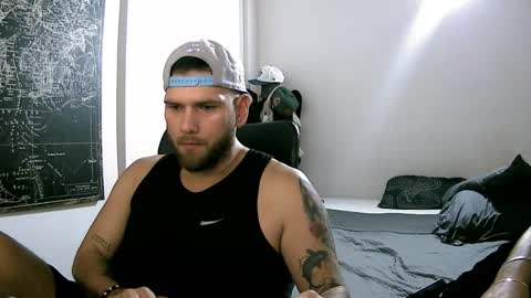 Snapshot of pipe1203 chatting on 11/24/25, 11:04 pipe1203 online show from 11/24/25, 11:04