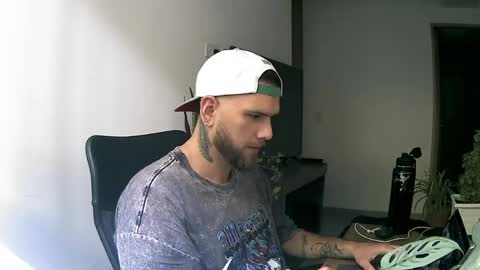 Snapshot of pipe1203 chatting on 03/13/26, 05:41 pipe1203 online show from 03/13/26, 05:41