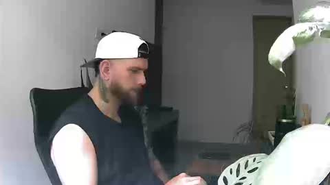 Snapshot of pipe1203 chatting on 03/17/26, 03:04 pipe1203 online show from 03/17/26, 03:04