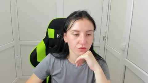 Snapshot of piper_smilee chatting on 07/03/26, 12:00 Piper online show from 07/03/26, 12:00