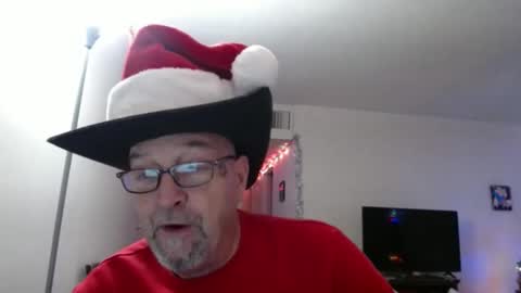 Snapshot of pipewizard chatting on 12/22/24, 12:07 pipewizard online show from 12/22/24, 12:07