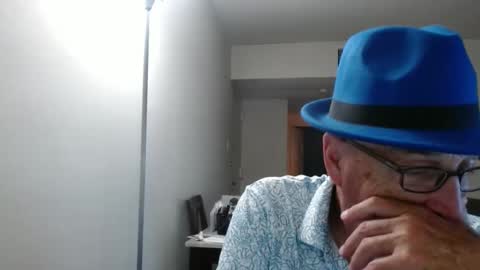 Snapshot of pipewizard chatting on 10/16/25, 11:06 pipewizard online show from 10/16/25, 11:06