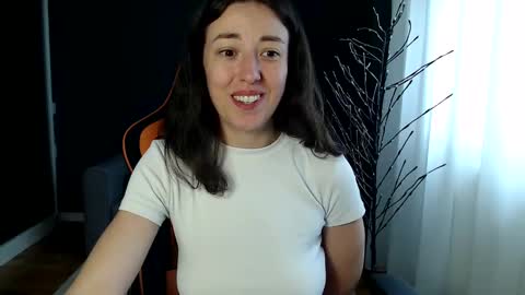 piscesgirl06 online show from 12/05/24, 09:17