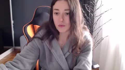 piscesgirl06 online show from 12/11/24, 09:41