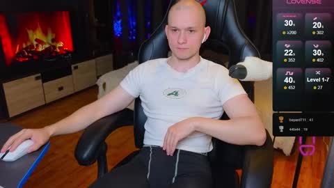 Snapshot of pistonpojizni chatting on 01/04/25, 02:25 STRONGBEAUTY online show from 01/04/25, 02:25