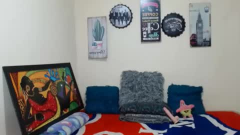 Snapshot of pitches_02 chatting on 01/17/26, 06:51 Alejandra online show from 01/17/26, 06:51