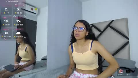 Snapshot of pitufa__ chatting on 12/16/25, 08:14 pitufa__ online show from 12/16/25, 08:14