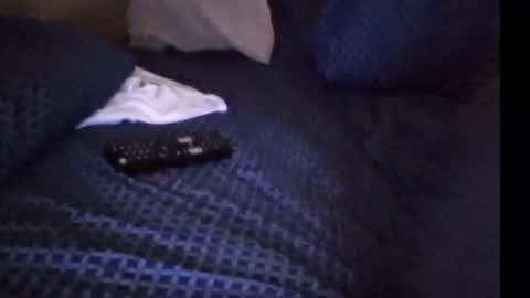 whom like be watching.i online show from 12/15/25, 01:59