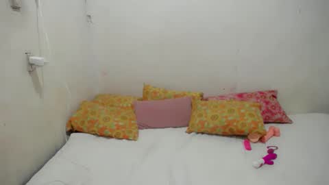 Snapshot of pixie_20 chatting on 01/09/26, 04:04 Jenny online show from 01/09/26, 04:04