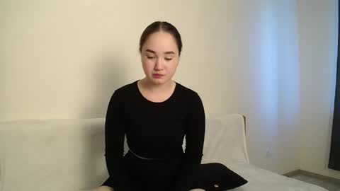 Snapshot of pixie____ chatting on 05/18/26, 02:12 Lily online show from 05/18/26, 02:12